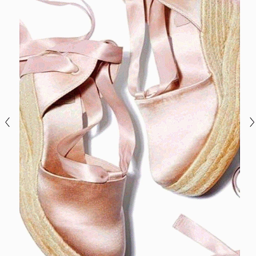 *Gorgeous* Tory Burch wedges